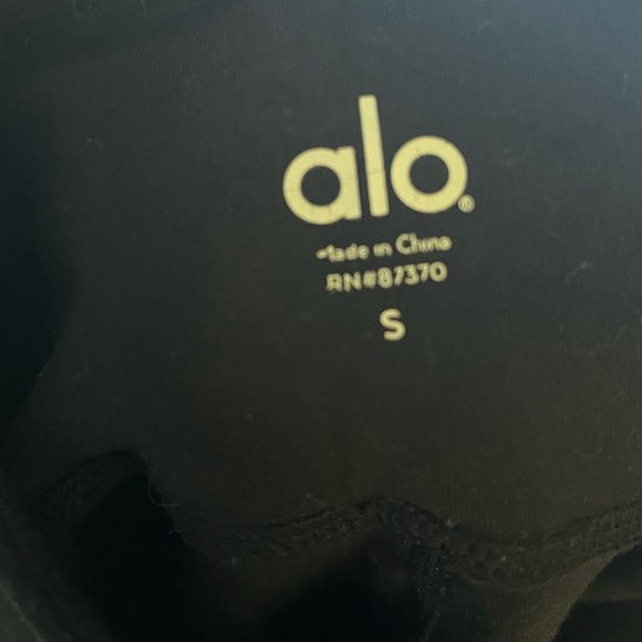 ALO Yoga Black Chevron Leggings - Picture 3 of 4